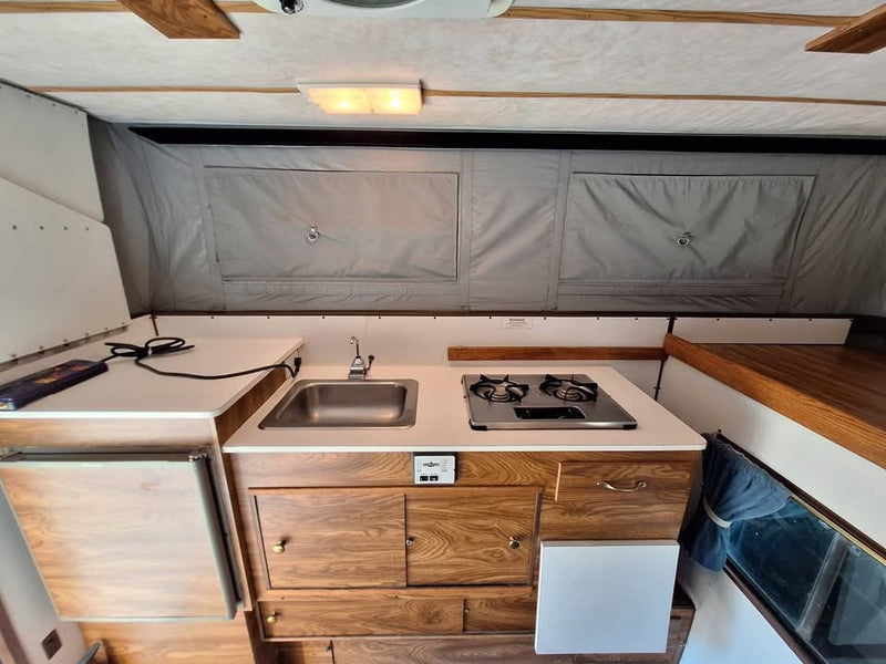 2001 Four Wheel Camper Hawk (photo 12) — photo 12