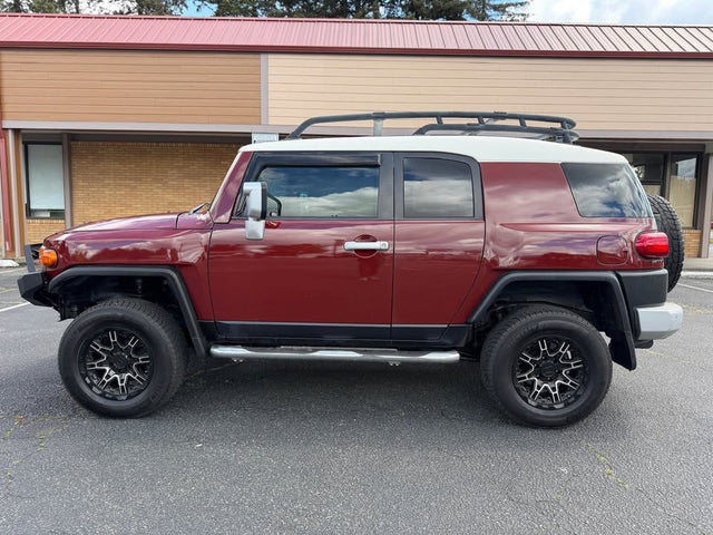 2010 Toyota FJ Cruiser · Sport Utility 2D — photo 2