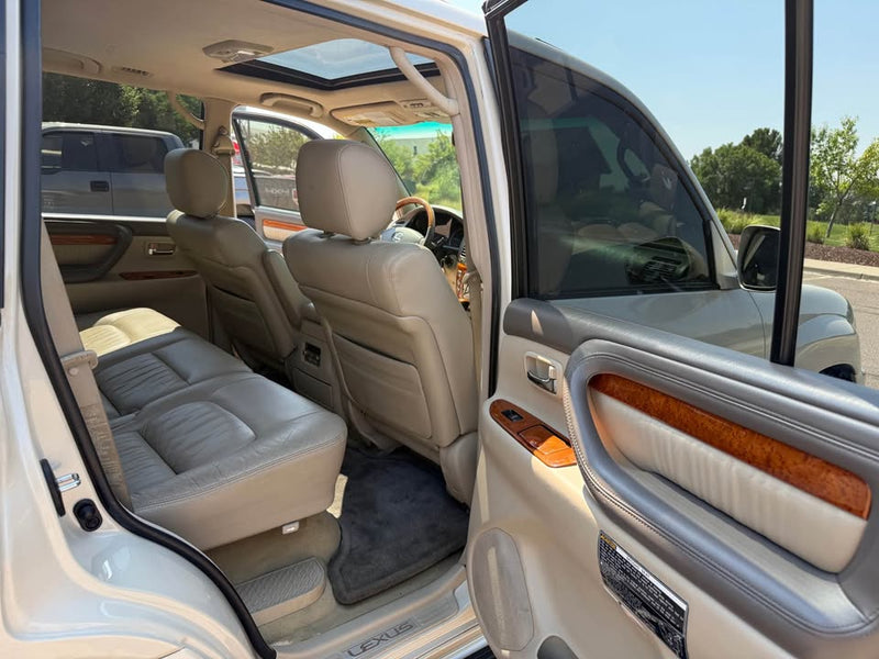 2005 Lexus LX · LX 470 Sport Utility 4D (photo 9) — photo 9