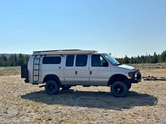 2001 Ford E350 in Pinedale, WY (photo 1)