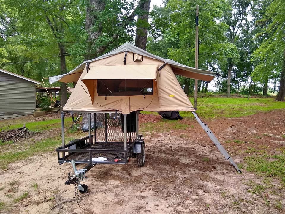 Smittybuilt Tent WITHOUT trailer in Kingsbury, TX (photo 1)