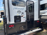 2025 Palomino real-lite hard side truck camper in Elizabeth, CO (photo 4)