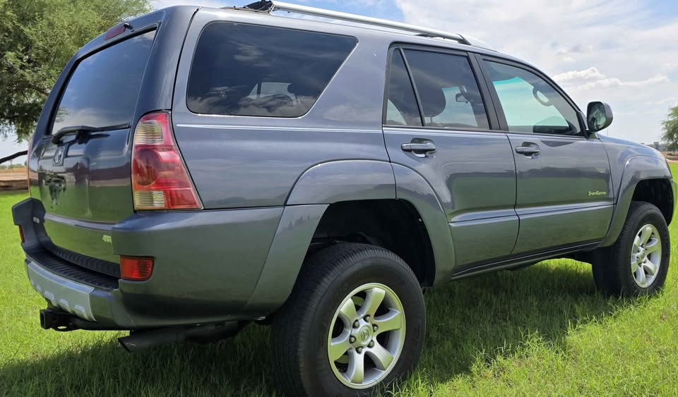 2004 Toyota 4Runner · SR5 Premium Sport Utility 4D in Tempe, AZ (photo 5)
