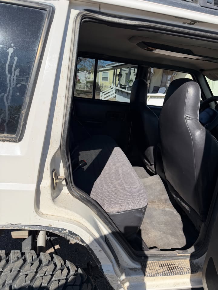 1999 Jeep Cherokee XJ in Silver Springs, NV (photo 6)