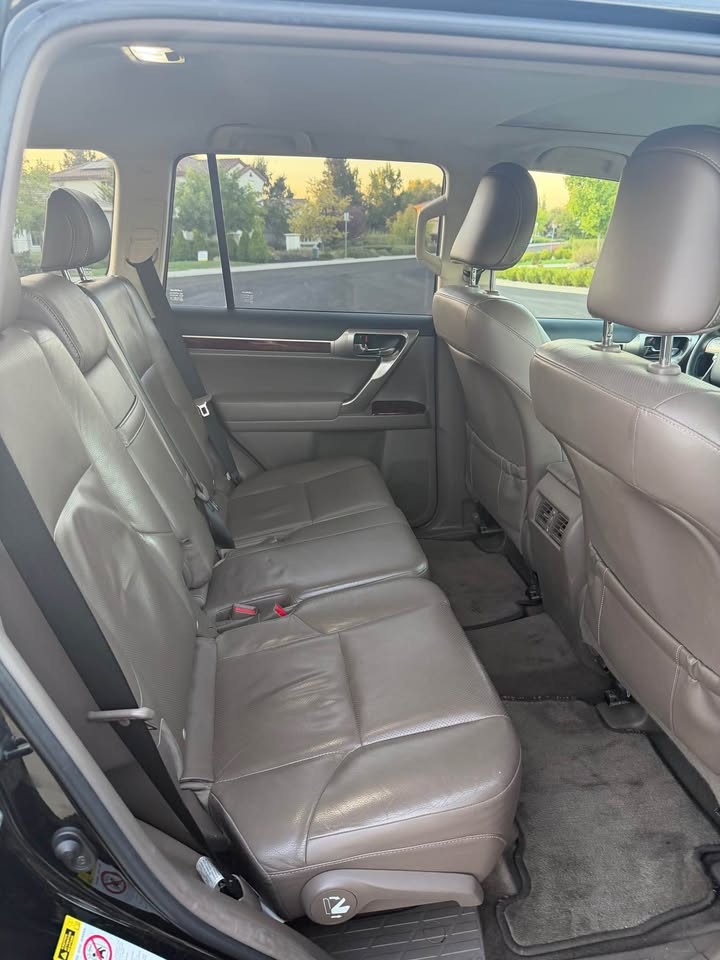 2011 Lexus GX · GX 460 Luxury Sport Utility 4D in Granite Bay, CA (photo 11) — photo 11