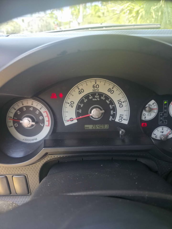 2007 Toyota FJ Cruiser · Sport Utility 2D in Miami Beach, FL (photo 4) — photo 4
