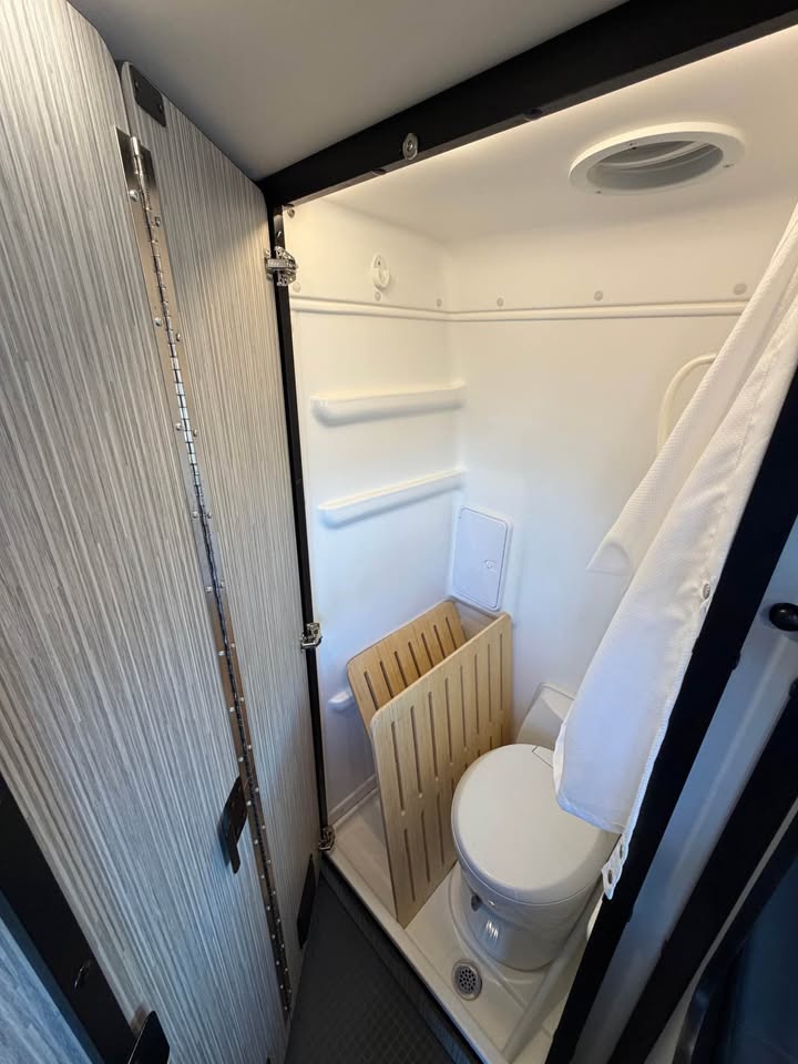 2024 Winnebago Revel 44E in Mesa, AZ (photo 8) — photo 8
