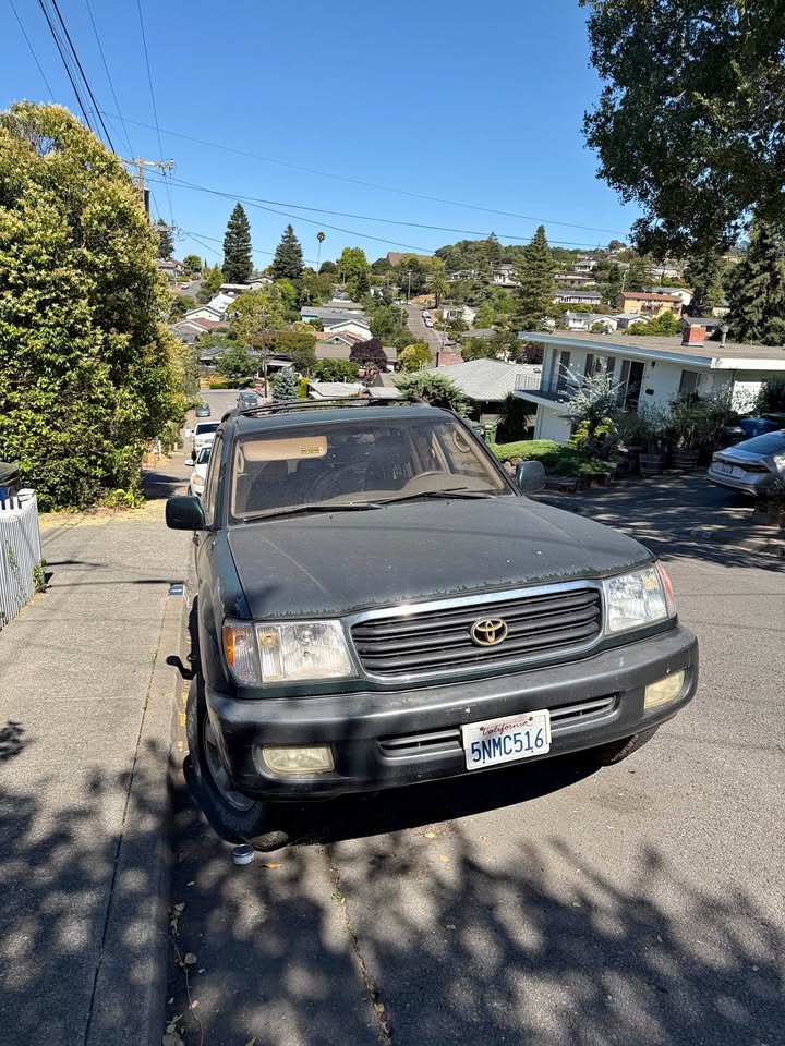 2000 Toyota Land Cruiser 4WD – 189k Miles – 2 Owner – Runs Great in Petaluma, CA (photo 1)