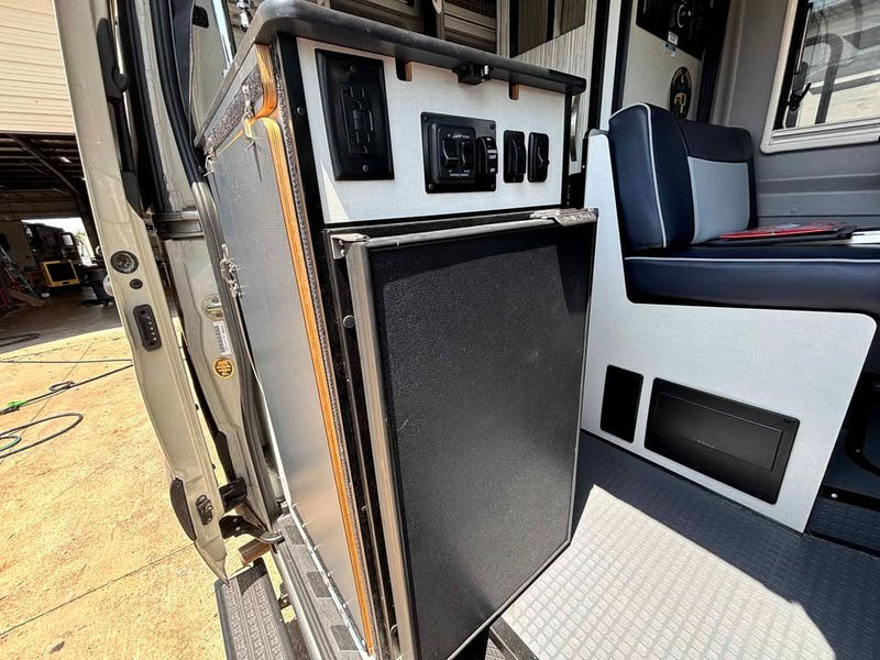 2023 Winnebago Revel 44E! Class B 2500 Mercedes! Only 26k miles, 4x4 Chassis, Lithium Battery, Solar & 2,000 Watt Inverter in Buda, TX (photo 7) — photo 7