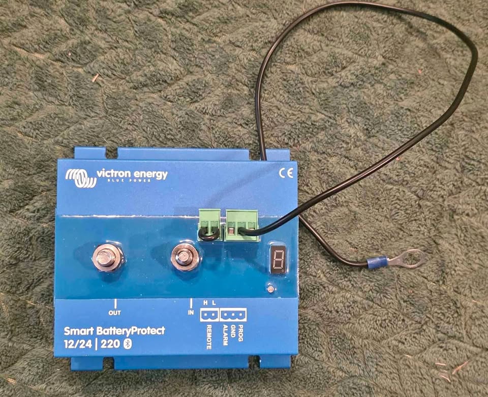 Victron Energy Smart BatteryProtect 12/24V-220A (photo 1)