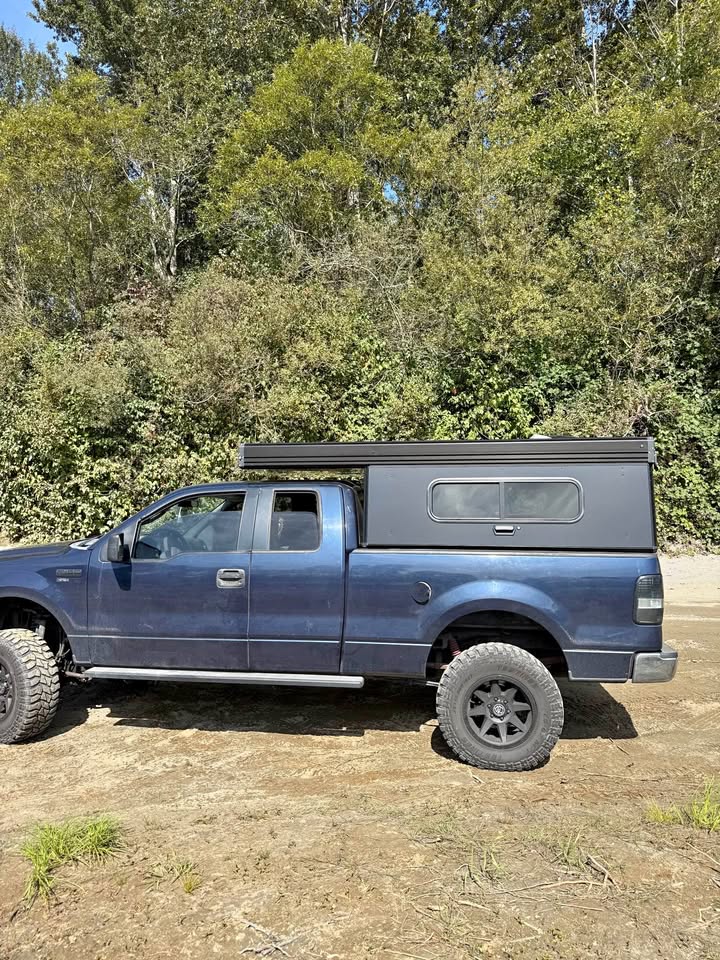 Lone peak camper- lightweight pop up truck bed camper in Mt Vernon, WA (photo 1) — photo 1