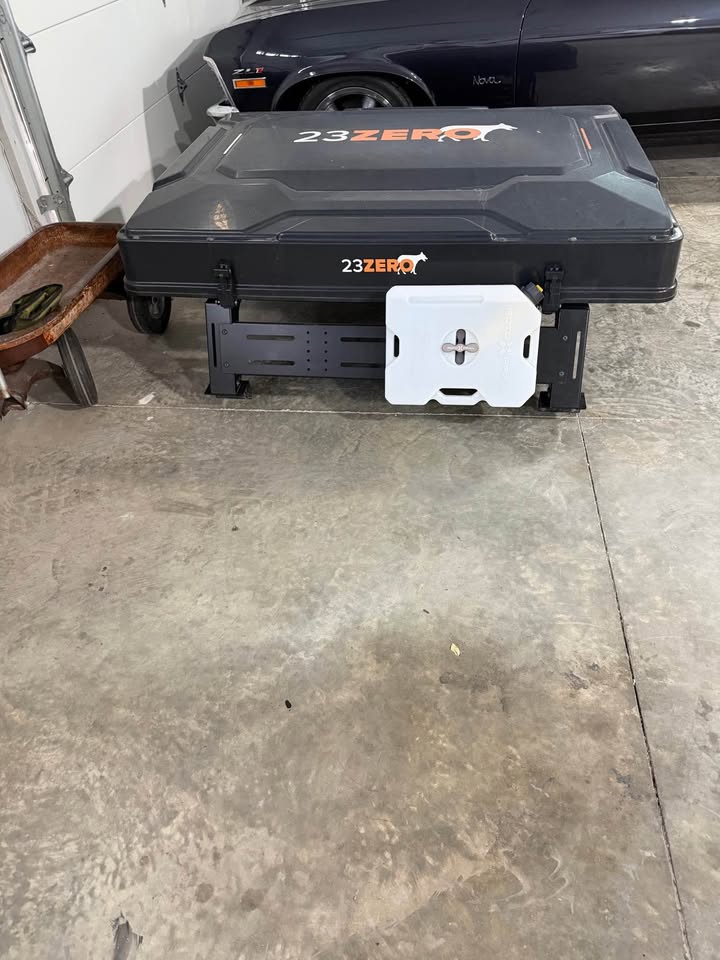 23Zero Hard Shell Rooftop Tent X2 with Rack and Annex (photo 2) — photo 2