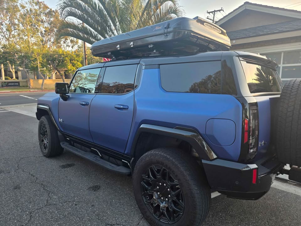 James Baroud Space M rooftop hardshell tent in Costa Mesa, CA (photo 5) — photo 5
