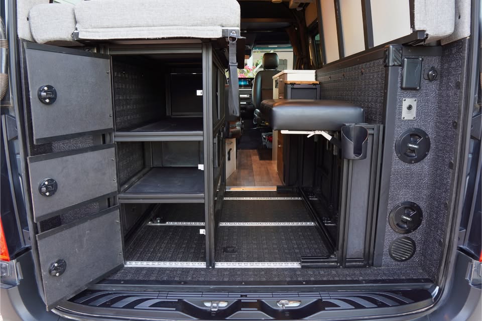 2021 Storyteller stealth mode 4x4 in Las Vegas, NV (photo 8) — photo 8