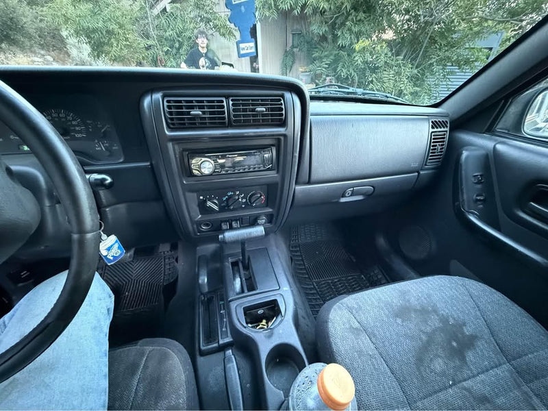 2001 Jeep Cherokee in Idyllwild, CA (photo 9) — photo 9