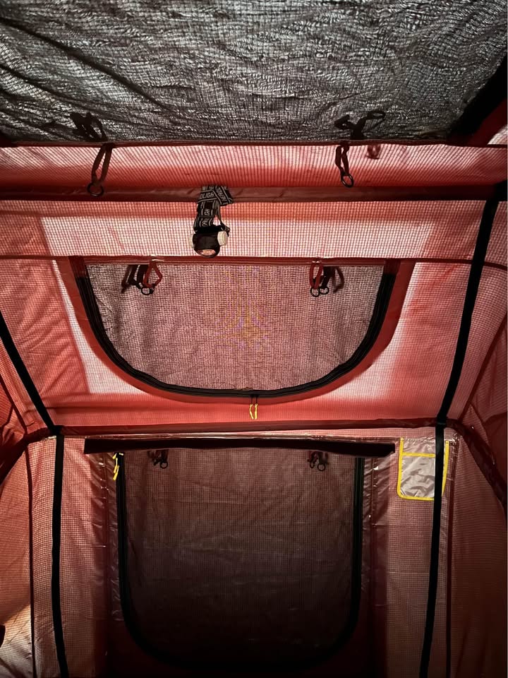 Smittybilt Overlander Roof Top Tent (photo 9) — photo 9