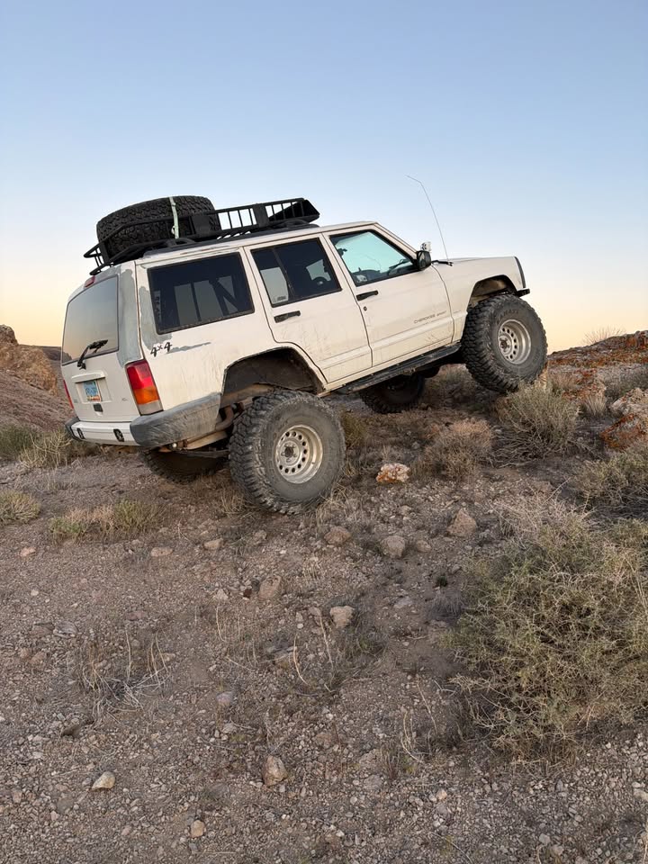 1999 Jeep Cherokee XJ in Silver Springs, NV (photo 2)