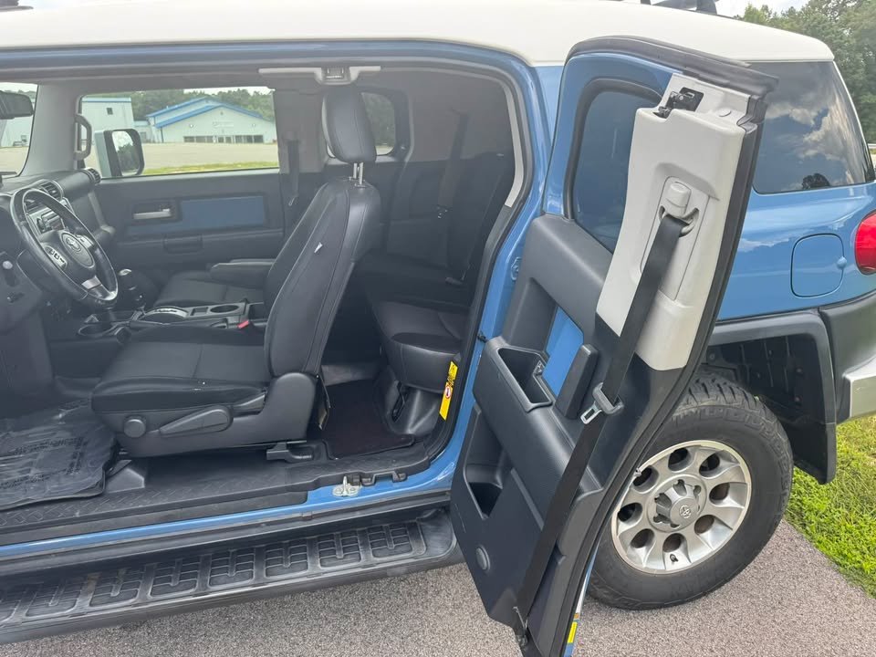 2011 Toyota FJ Cruiser · Sport Utility 2D in Morehead, KY (photo 11) — photo 11