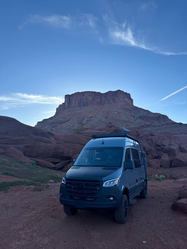 2022 Storyteller Overland stealth mode 4x4 (mercedes‑benz sprinter) — photo 3