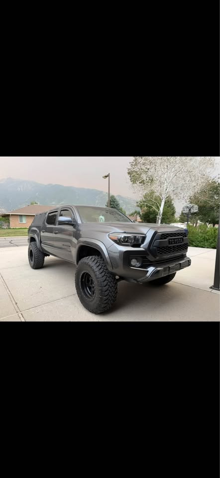 2016 Toyota Tacoma Double Cab · Limited in Salt Lake City, UT (photo 10)