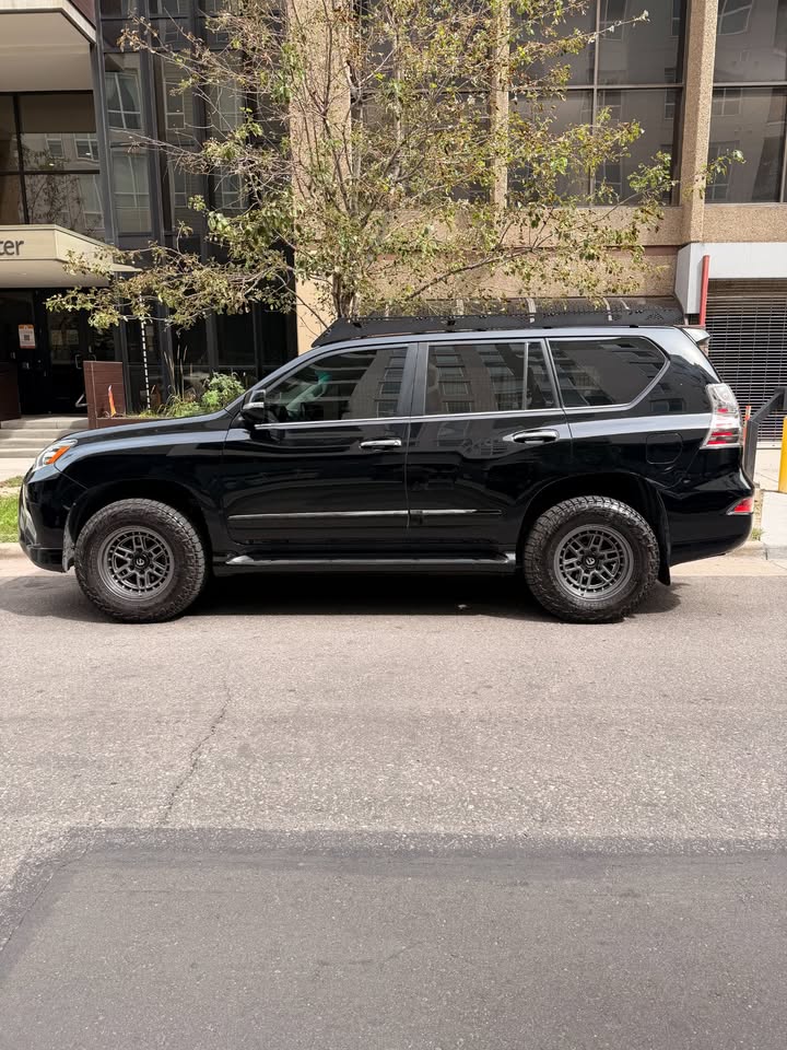 2014 Lexus GX460 in Denver, CO (photo 3) — photo 3