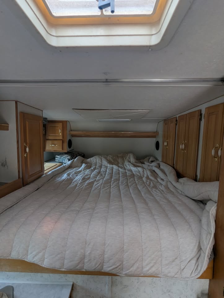 2000 Ford F-450 4x4 Camper Combo in Boise, ID (photo 7) — photo 7