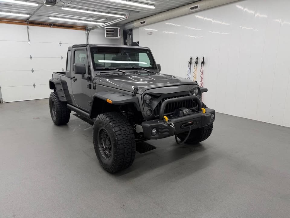 2016 Jeep Wrangler Unlimited Sahara 4x4 4dr SUV in Hudsonville, MI (photo 5) — photo 5
