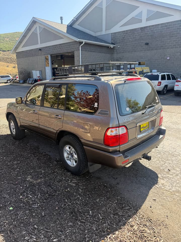 2000 Lexus LX · LX 470 Sport Utility 4D in Park City, UT (photo 3) — photo 3