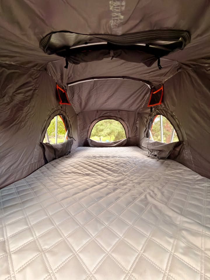 Roofnest Meadowlark Rooftop Tent with Yakima 50" Jetstream/Tmberline Towers in Arvada, CO (photo 4) — photo 4