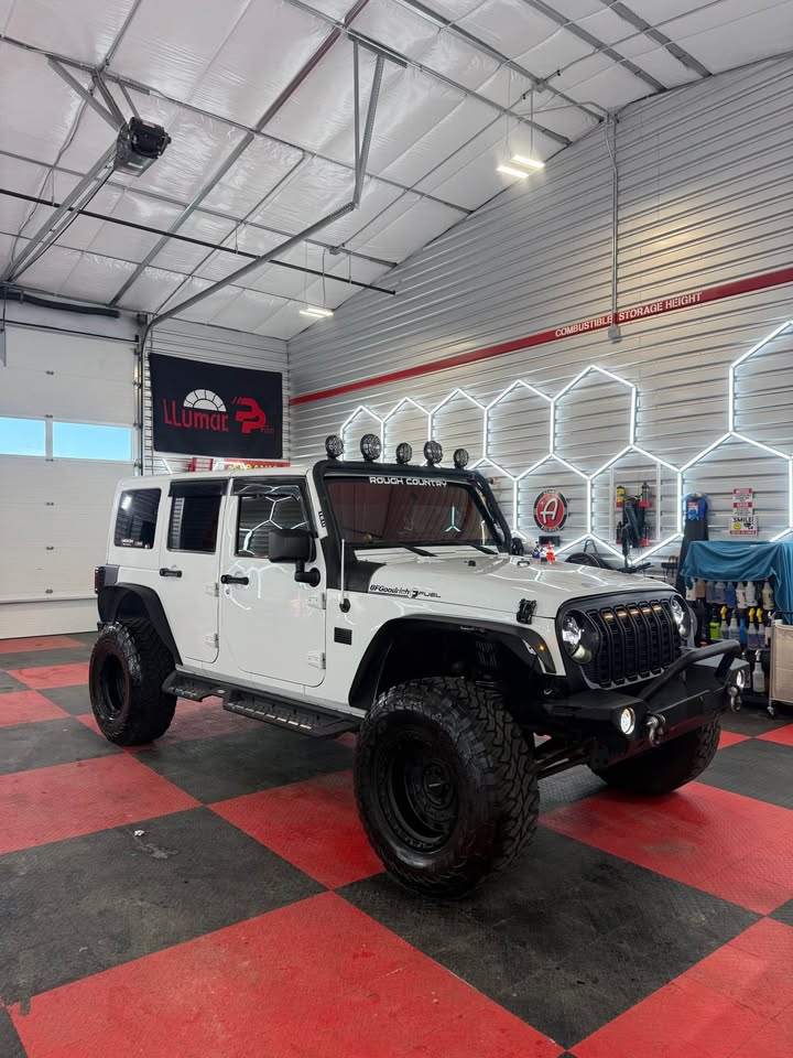 2013 Jeep Wrangler · Unlimited Sahara Sport Utility 4D in Commerce City, CO (photo 4) — photo 4