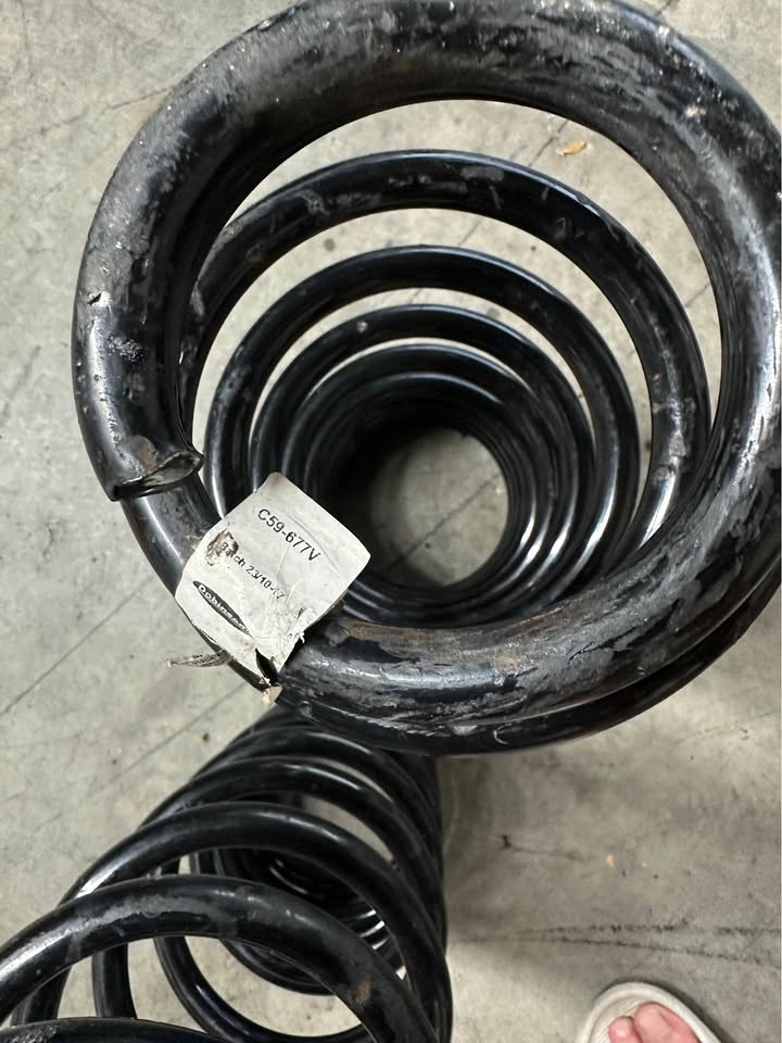 Dobinsons C59-677V Rear Coil Springs in Sacramento, CA (photo 3)