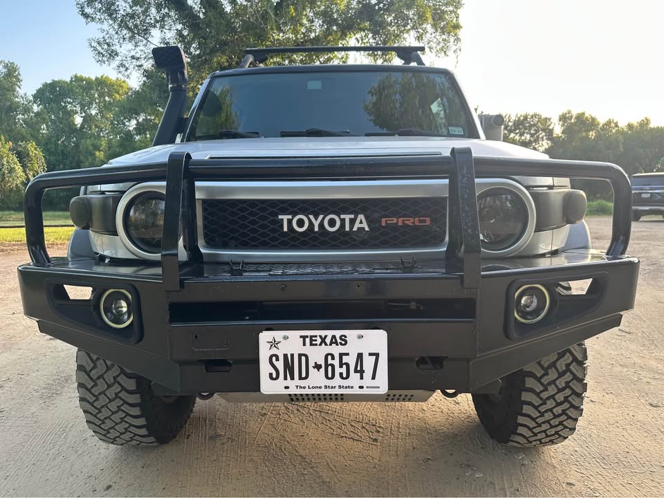 2007 Toyota FJ Cruiser · Sport Utility 2D in Victoria, TX (photo 9) — photo 9