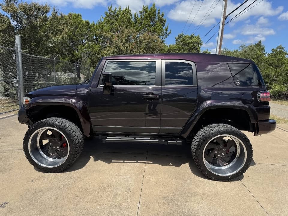 2007 Toyota FJ Cruiser · (167k Miles) (photo 9) — photo 9
