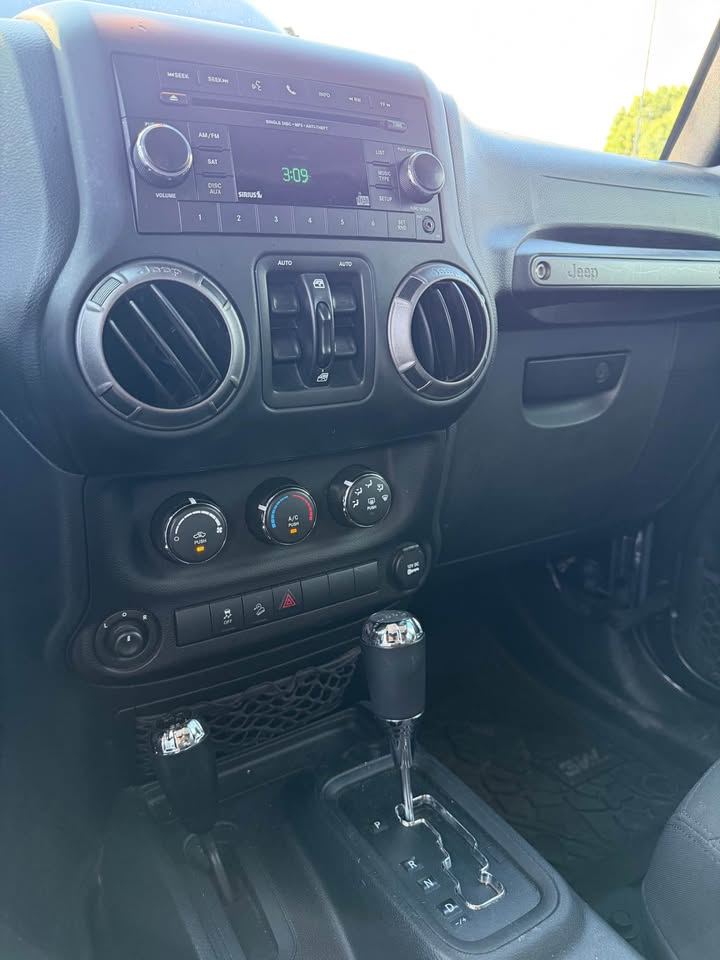2018 Jeep Wrangler in Pflugerville, TX (photo 6) — photo 6