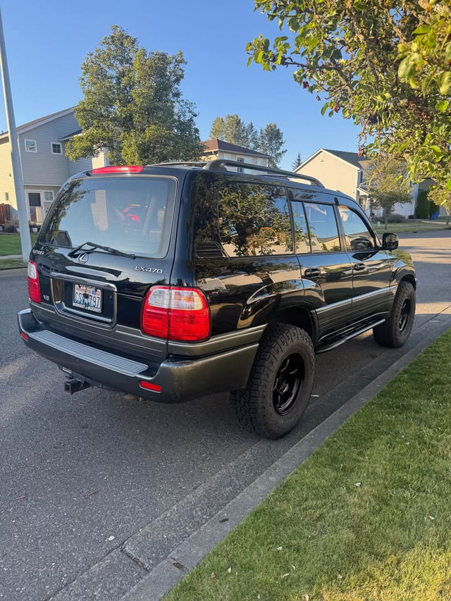 2001 Lexus LX · LX 470 Sport Utility 4D — photo 3