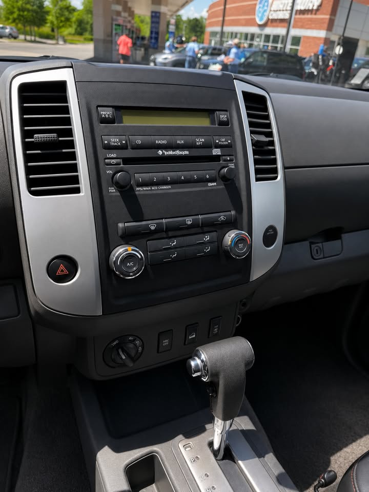 2011 Nissan Xterra Pro-4X in Denver, CO (photo 6) — photo 6