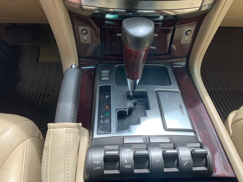2011 Lexus LX 570 in Castle Rock, CO (photo 11) — photo 11