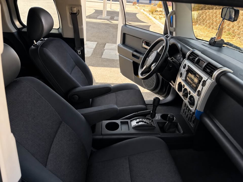 2007 Toyota FJ Cruiser · Sport Utility 2D in Barstow, CA (photo 5) — photo 5