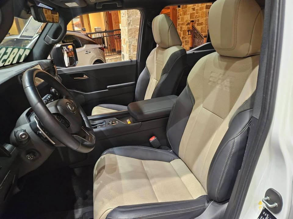 2024 Lexus GX · GX550 OverTrail Plus in San Antonio, TX (photo 4) — photo 4