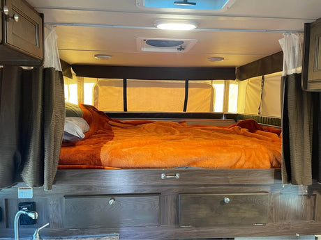 2015 palomino pop up truck bed camper in Fairview, OR (photo 4)