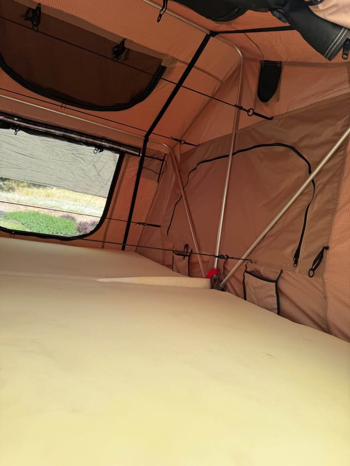 Smittybilt Overlander Roof Tent in Springfield, OR (photo 9) — photo 9