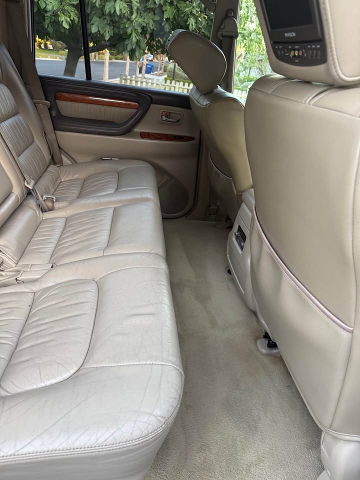 2005 Lexus LX · LX 470 Sport Utility 4D in Los Gatos, CA (photo 6) — photo 6