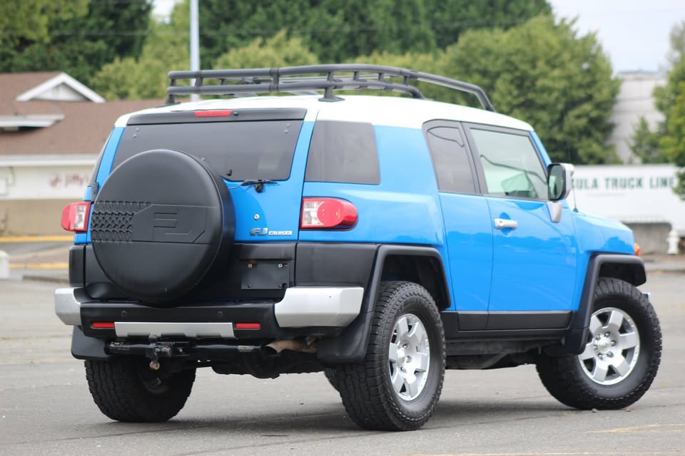 2007 Toyota FJ Cruiser in Kent, WA (photo 4) — photo 4
