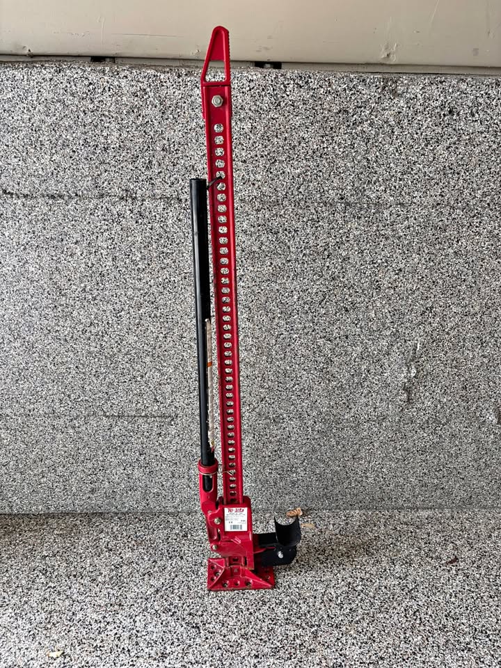 Hi-Lift Jack with Lotus Development rock slider adapter in Issaquah, WA (photo 1) — photo 1