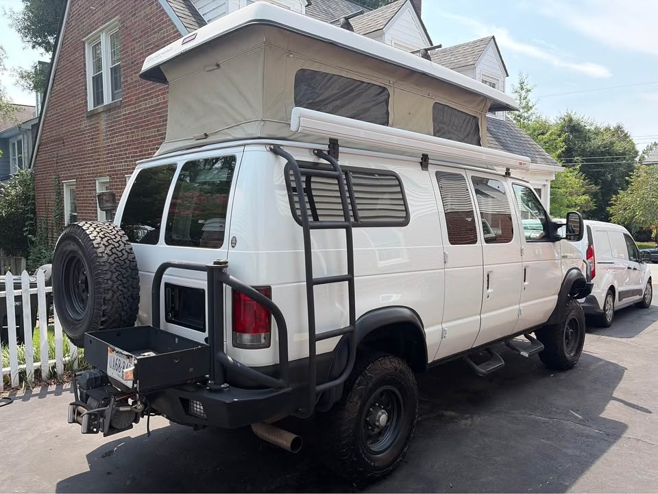 2006 Ford Sportsmobile E-350 Super Duty 4x4 w/ poptop (photo 11) — photo 11