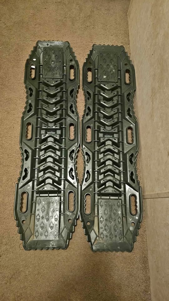 Smittybilt Traction Boards in Paulden, AZ (photo 1)