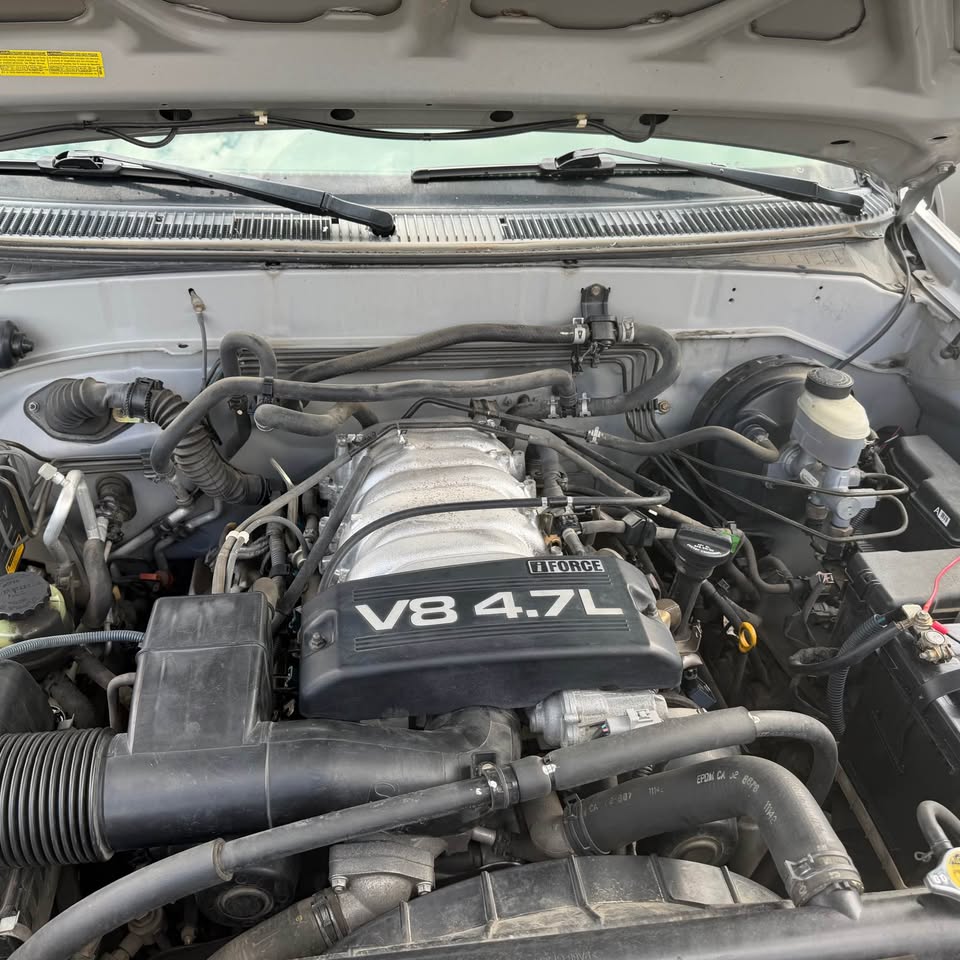 2002 Toyota Sequoia · Limited Sport Utility 4D in Hillsboro, OR (photo 10) — photo 10