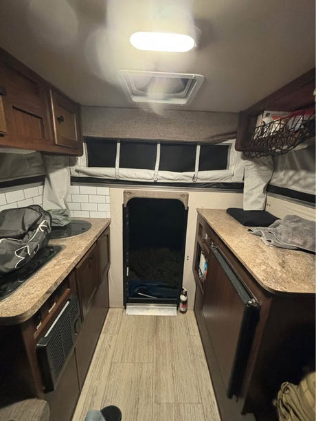 2017 Palomino SS-500 truck bed camper in Camp Pendleton Marine Corps Base, CA (photo 4)