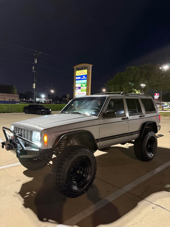 2001 Jeep Cherokee · Sport 4D in Dallas, TX (photo 2) — photo 2
