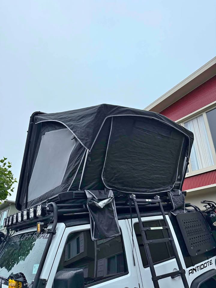 Freespirit Recreation Rooftop Tent
odyssey series XL (photo 1)